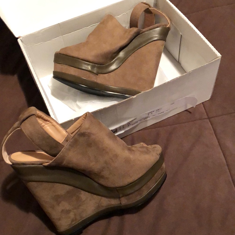 Super cute comfy chunky wedge platform shoes
